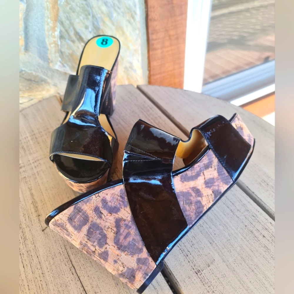 NINE WEST NWOT Leopard Print Cork Platform Patent Double Strap Open-Toe 8M